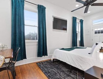 2BR retreat w kitchen & balcony 2