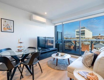 Hawthorn 1BR Apartment - Close to Swinburne & Shops 2