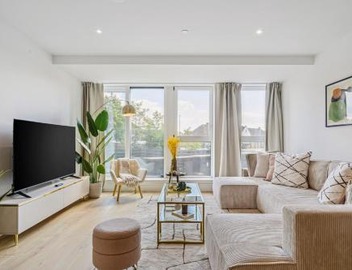 Luxury Apartment - West Wimbledon with Cinema & Game Room, Gym, Parking 3