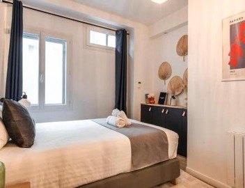 ParisConciergerie - Duplex for 12 with Cinema, 4BR 3
