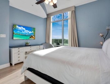 2 Bdrm Penthouse with Billiards 4