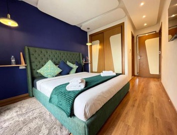Top Floor Apartment with terrace and pool 2