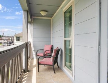 Fully-furnished 4BR Condo Near FQ 5