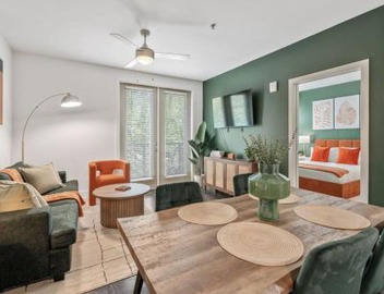 Stylish Modern Queen Suite Parking Pet Friendly 3