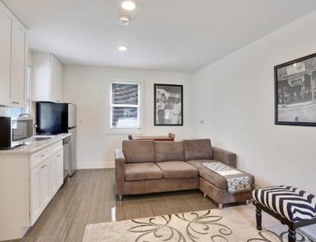 Cute Studio 7blocks from French Q steps to Jazz venues, free gated parking included 3
