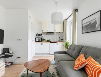Light-Filled Retreat in historical Paris 2