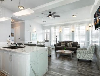 5BR Penthouse with Amenities Near FQ 5