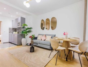 Stylish Apartment 3 Min from Haussmann, Sleeps4 2