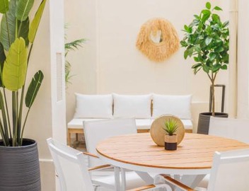 Apartment 3 Min from Haussmann, Sleeps 6 , 2BDR 2