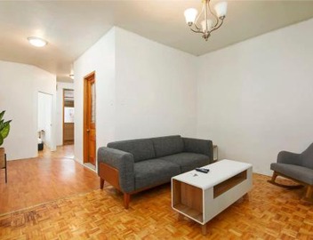 Refined Downtown Getaway – A Stylish Stay 2