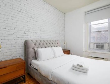 Refined Downtown Getaway – A Stylish Stay 2