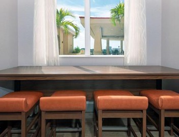 Hampton Inn and Suites Clearwater Beach 2