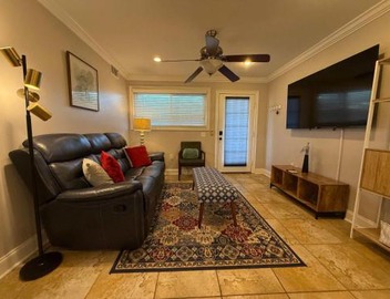 2 BR apartment with laundry pool 2