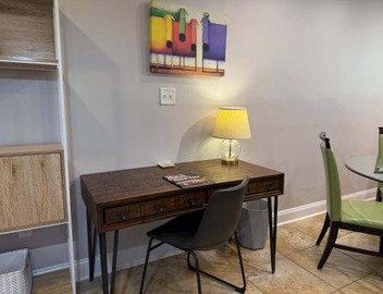 2 BR apartment with laundry pool 3