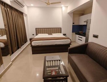 Garden-View Studio Apartment in Sanpada, Navi Mumbai 3