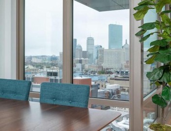 Upscale 4BR Penthouse with Gym & Parking near MGH & TUFTS 4