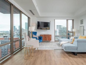 Upscale 4BR Penthouse with Gym & Parking near MGH & TUFTS 2