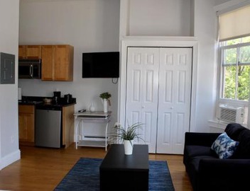 Stylish Downtown Studio in the SouthEnd, C.Ave# 3 2