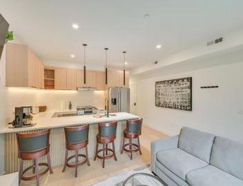 Near Biotechs & MIT: Cozy Condo w/Fireplace 4