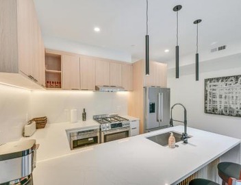 Near Biotechs & MIT: Cozy Condo w/Fireplace 5