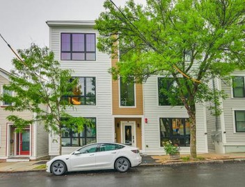 Near Biotechs & MIT: Cozy Condo w/Fireplace 2