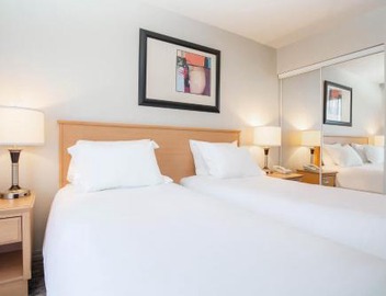 Sandman Suites Vancouver on Davie 5