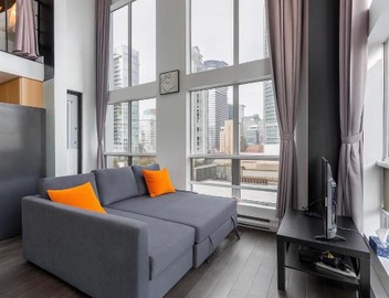 Trendy Downtown Loft Apartment - King Bed! 3