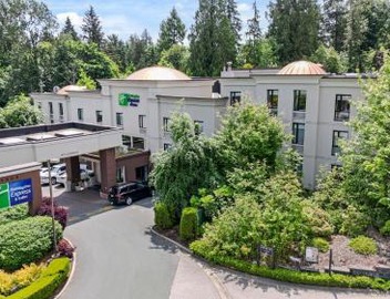 Holiday Inn Express and Suites Surrey by IHG 3