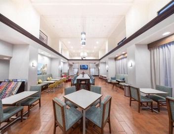 Hampton Inn & Suites by Hilton Seattle/Kent 5