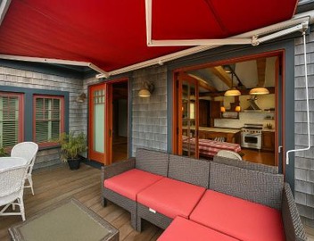 Magical Post and Beam Loft Downtown Newport! 4