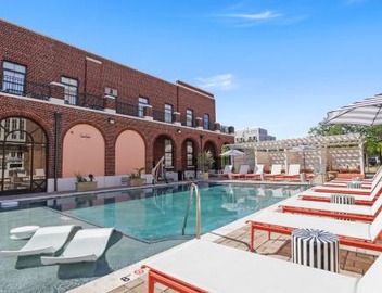 Bywater Suite Hotel 2