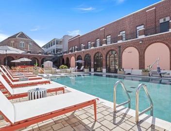 Bywater Suite Hotel 5