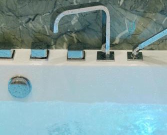 Lavie Maison Central AC Hot Tub 4