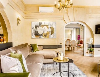 Merveil Signature Suite - Valois - Louvre view 5