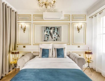 Merveil Signature Suite - Valois - Louvre view 2