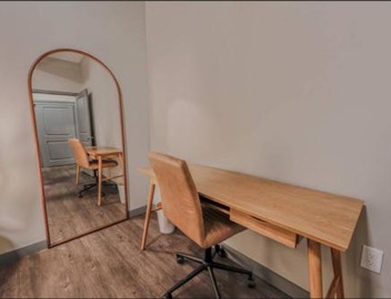 Chic Modern 2 bed Apartment with Exposed Brick 4