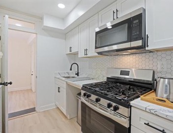 The Cozy District Den Stay 5