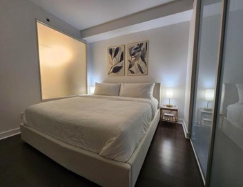 Queen St West Haven - Modern Loft, Downtown Toronto, Free Parking 4