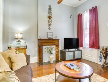Walk to Magazine St: NOLA House in Irish Channel! 4