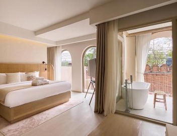 PE-LA Thapae Boutique Hotel 2