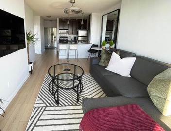 Condo Downtown Vancouver - Near Rogers Arena & BC Place w Parking 2
