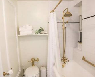 Chambre de Bonne in Downtown Long Beach 3