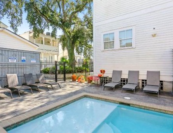 Fabulous Cottages with City Views 4