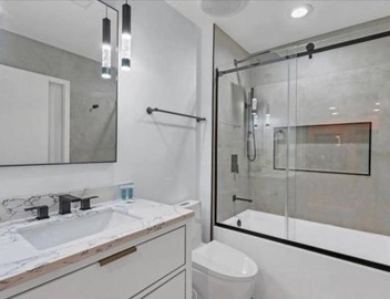 Luxury 1260sq ft 2 Bd 2BTH in DT 3