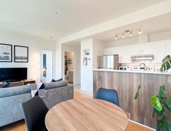 Stunning 1-Bedroom Condo in the Heart of Vancouver 3