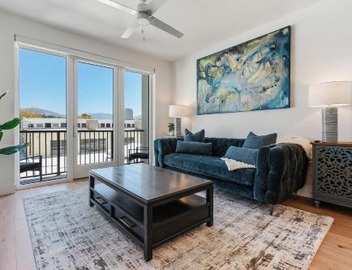 Capital Views Pool Spa Gym Bowling Free Parking 3
