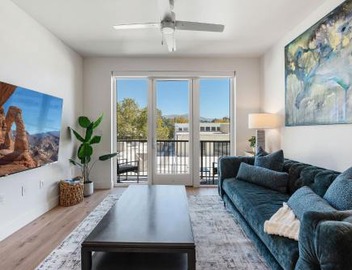 Capital Views Pool Spa Gym Bowling Free Parking 3