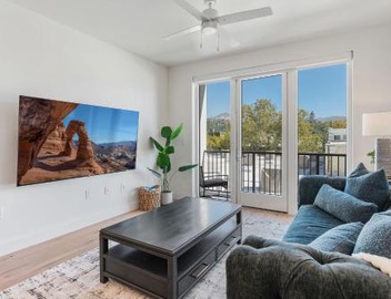 Capital Views Pool Spa Gym Bowling Free Parking 2