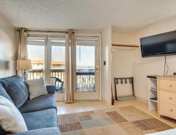 'Beachfront 15' Condo on Old Orchard Beach 3