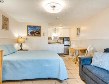 'Beachfront 15' Condo on Old Orchard Beach 4